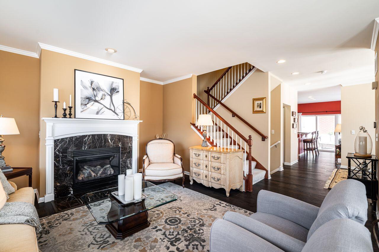 3870 S Lake Dr #1102, Saint Francis, WI 53235