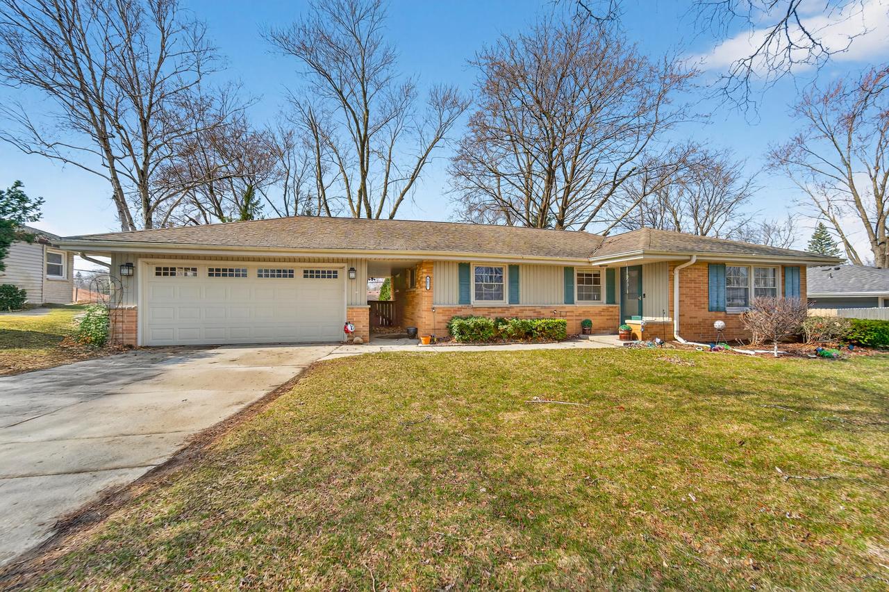 8617 N 57th St, Brown Deer, WI 53223