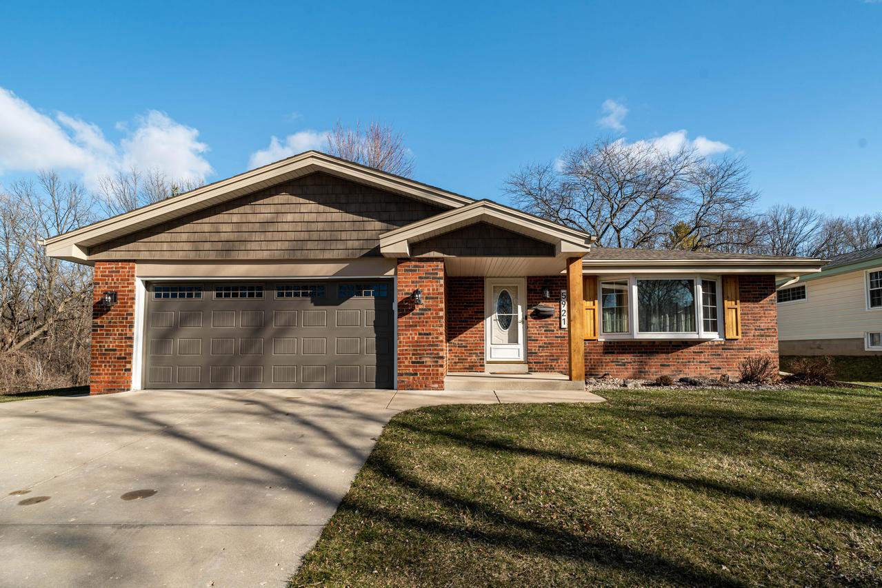 5921 Sycamore St, Greendale, WI 53129
