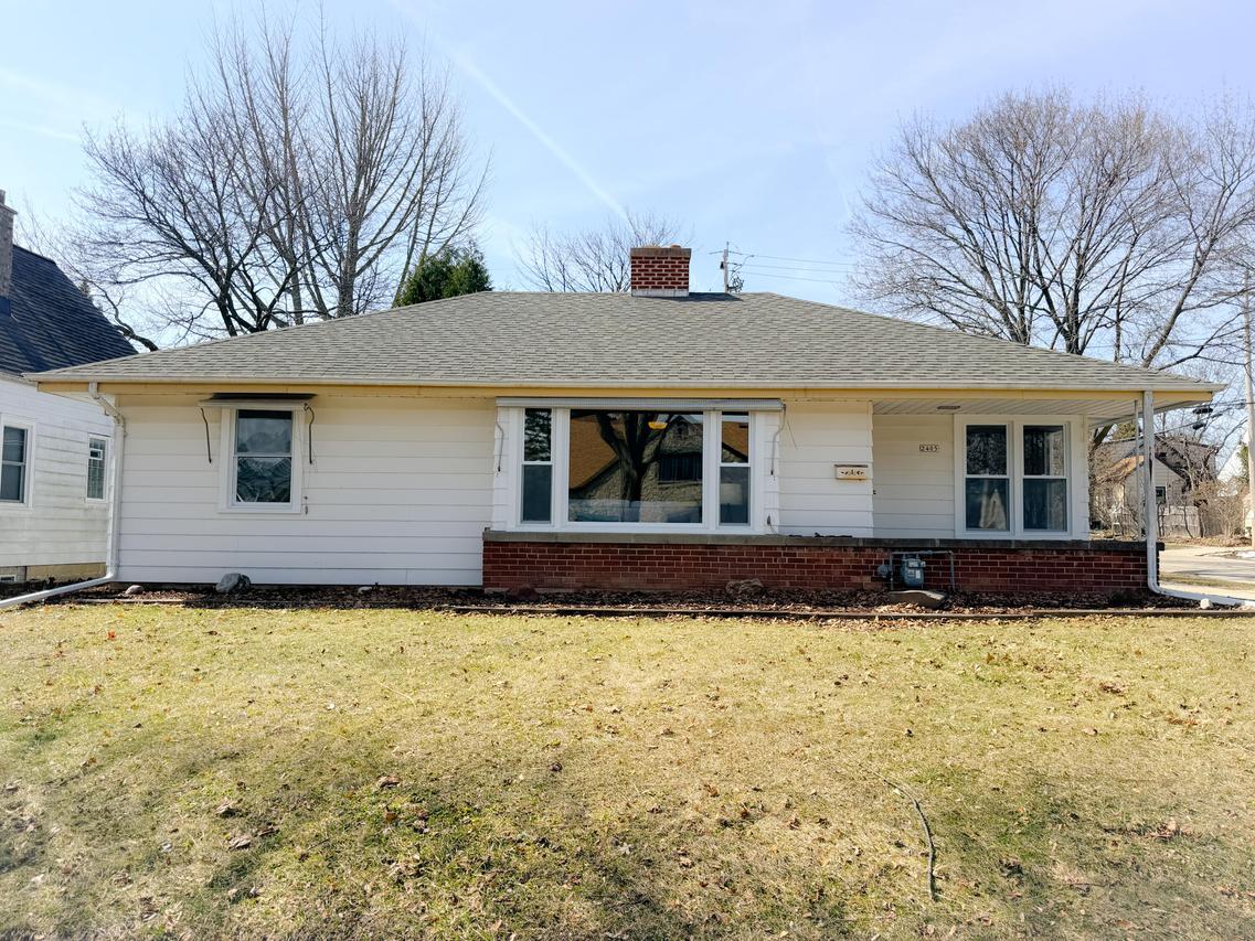 2405 S 83rd St, West Allis, WI 53219