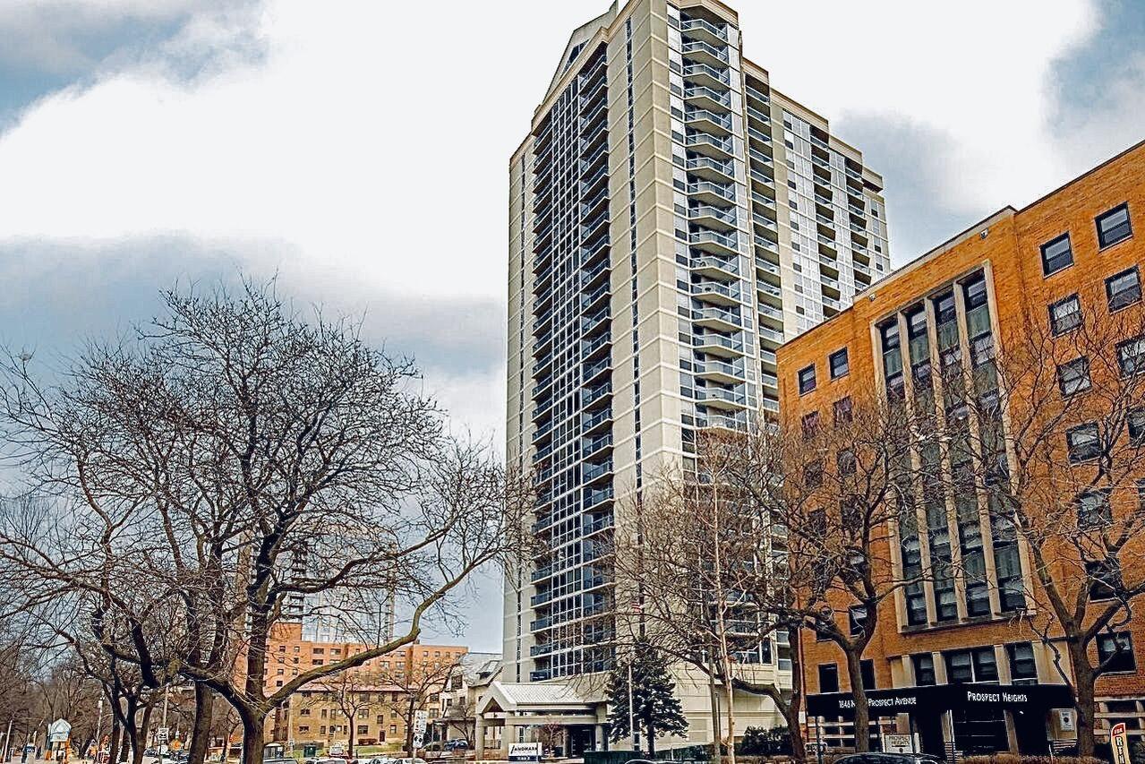 1660 N Prospect Ave #1406, Milwaukee, WI 53202