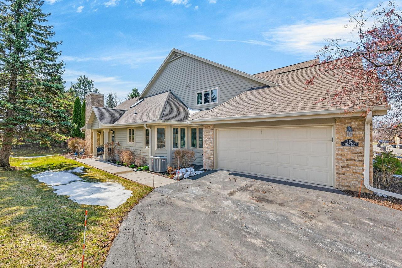 N21W24327 Cumberland Dr #36K, Pewaukee, WI 53072