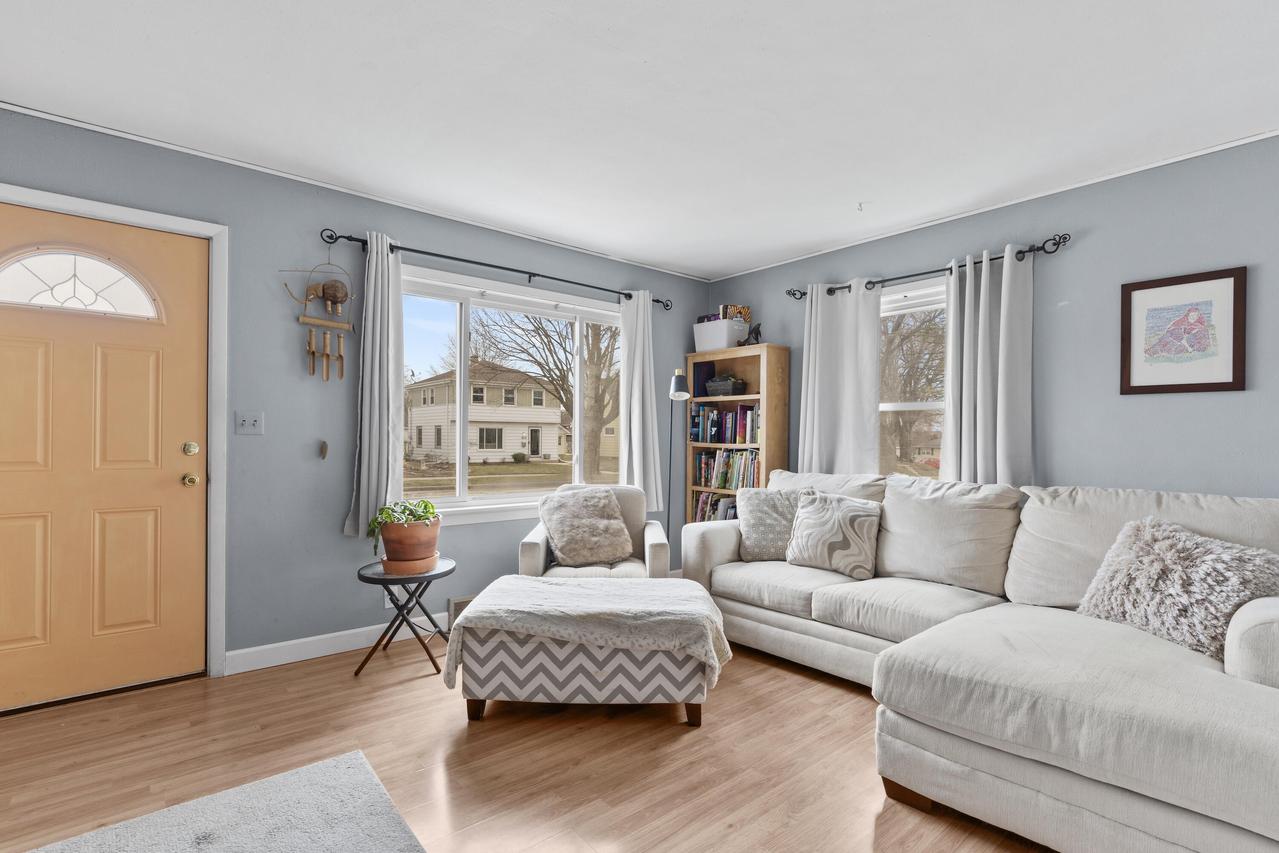 3527 N 99th St, Milwaukee, WI 53222