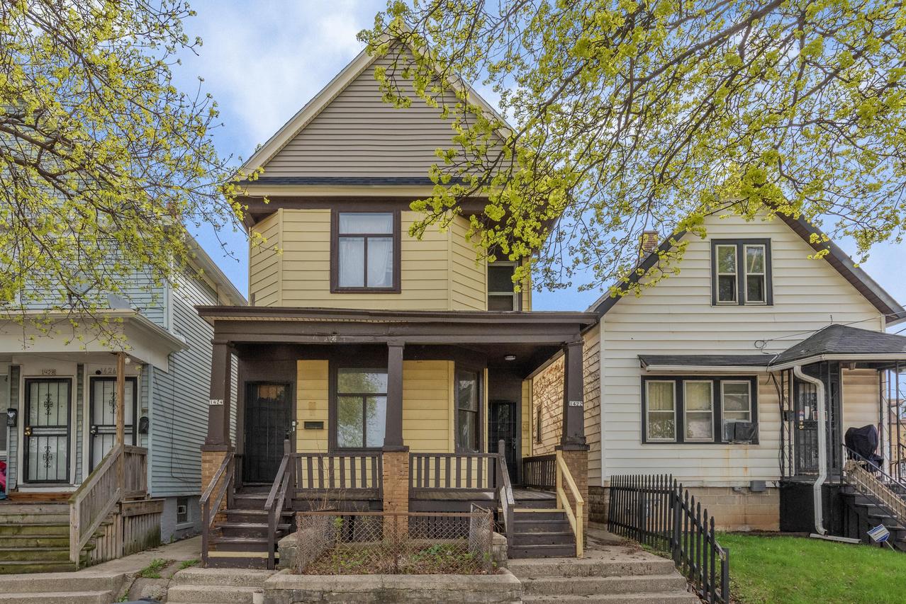 1422 N 26th St #1422A-1424, Milwaukee, WI 53205