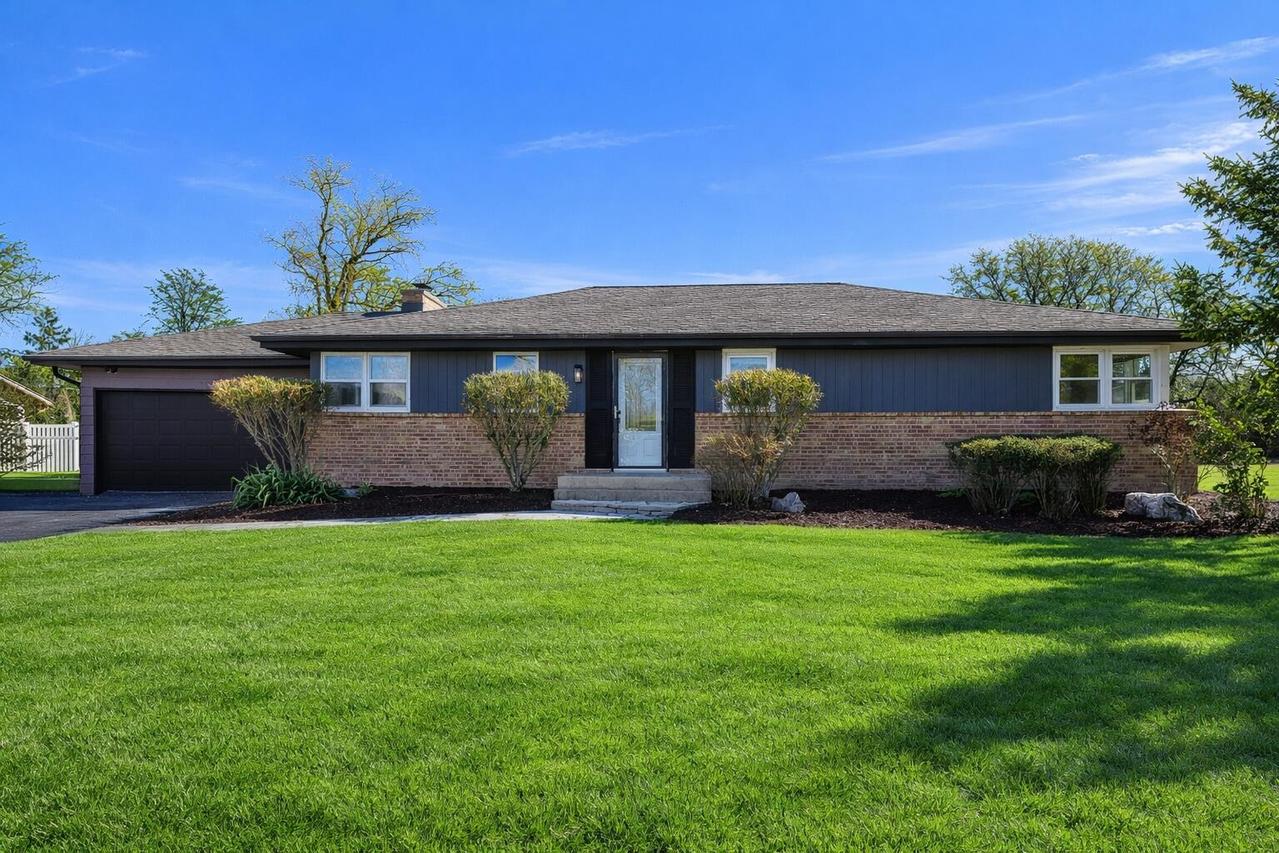 9032 N Regent Rd, Bayside, WI 53217