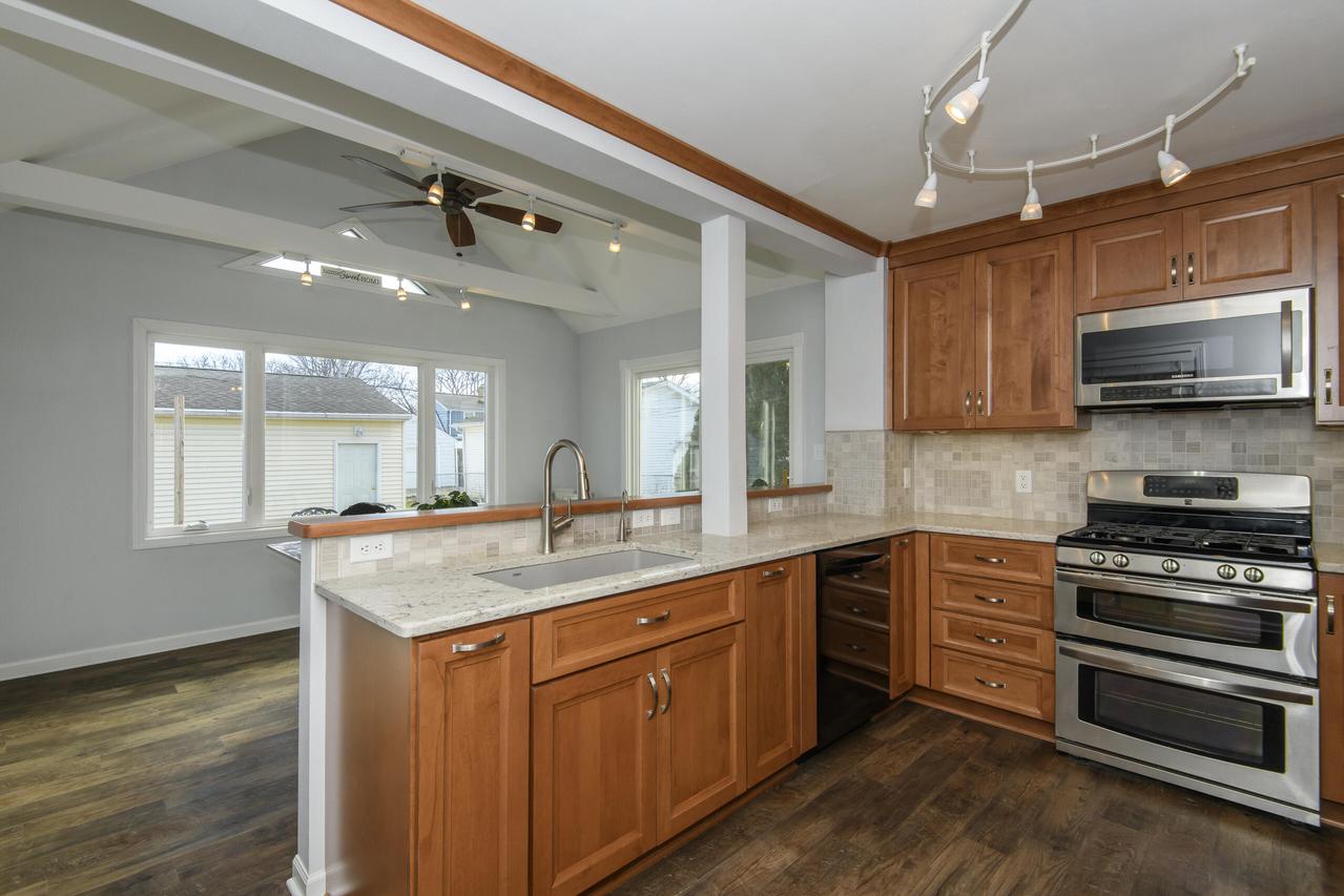 2924 N 79th St, Milwaukee, WI 53222