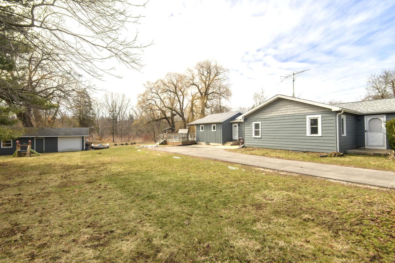 2605 St Ritas Rd, Caledonia, WI 53404