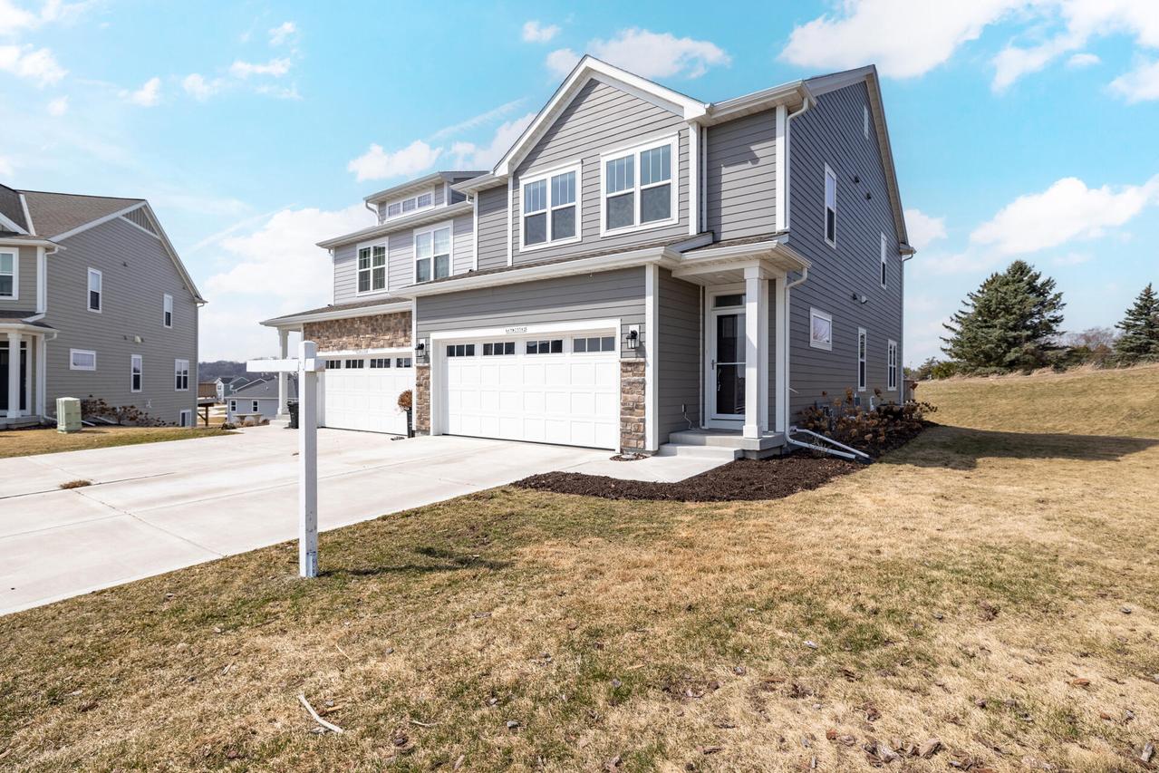 N67W25382 Breckenridge Ct, Sussex, WI 53089