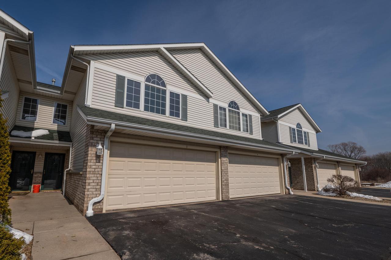 622 Shepherds Dr #3, West Bend, WI 53090
