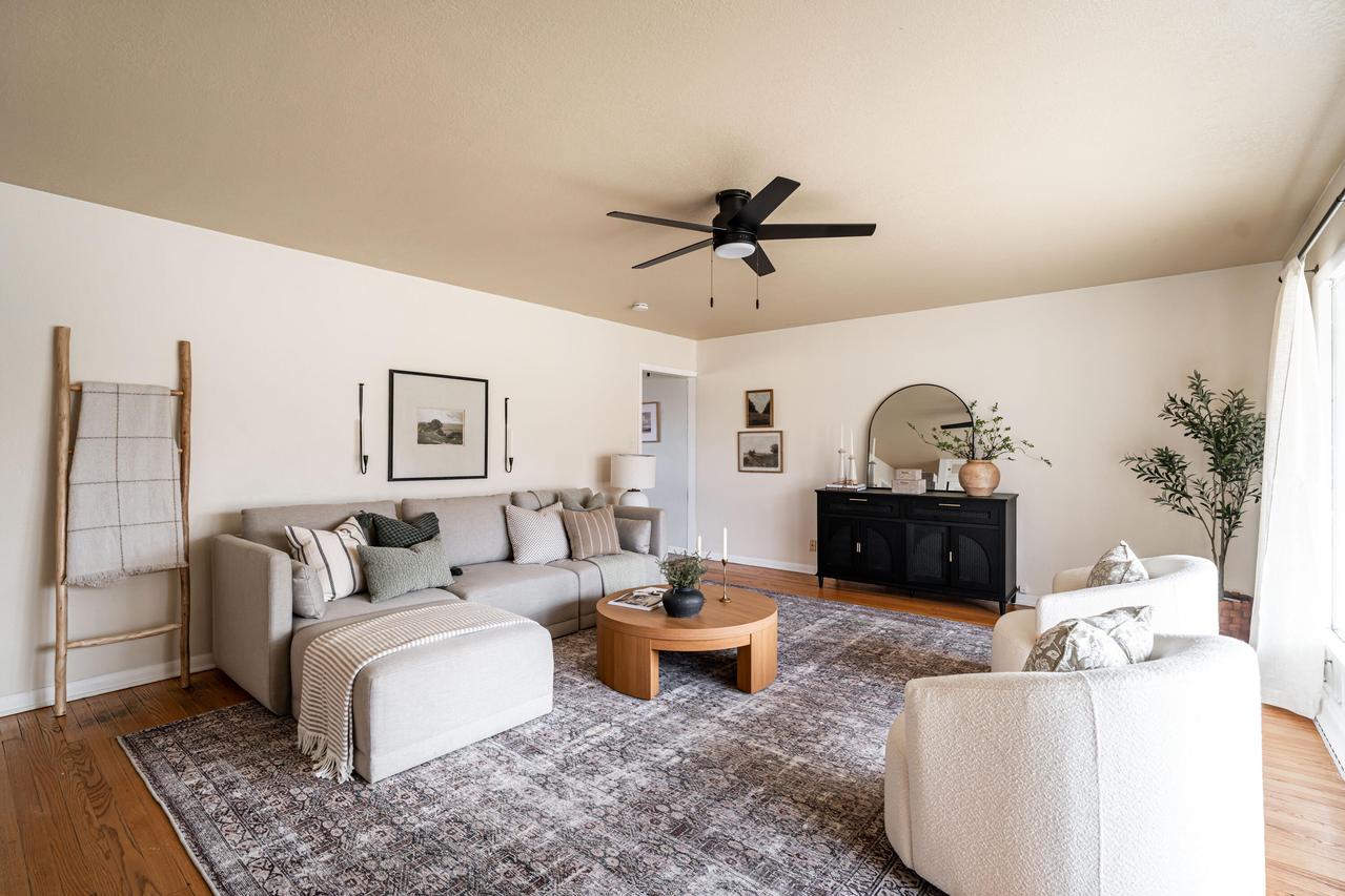 5706 W Luebbe Ln, Milwaukee, WI 53223