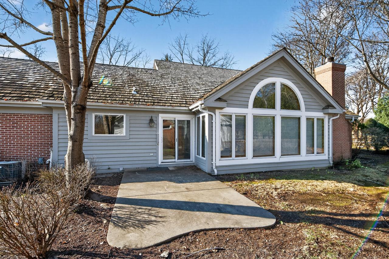 2415 Walnut Grove #B, Brookfield, WI 53005