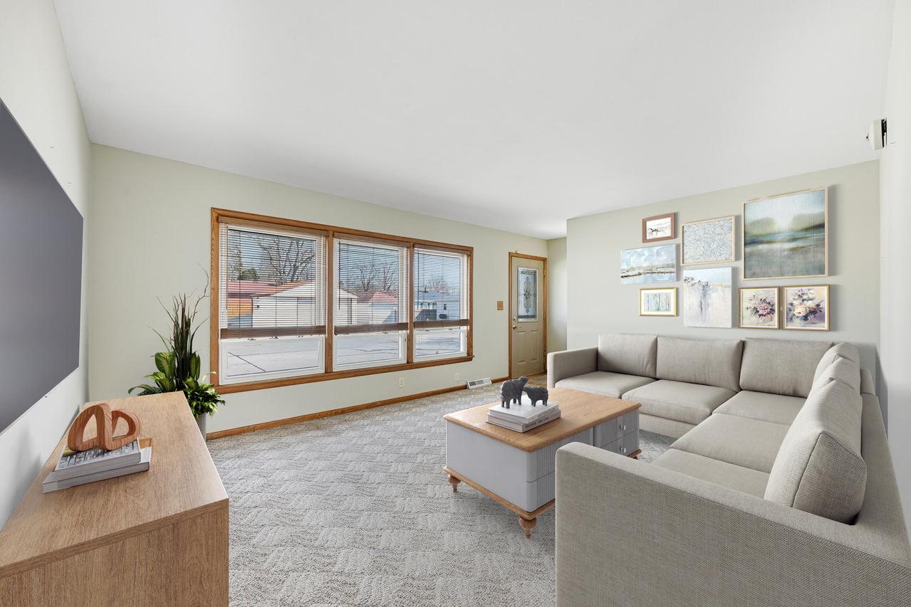 2417 Dombrowski Blvd, Racine, WI 53405