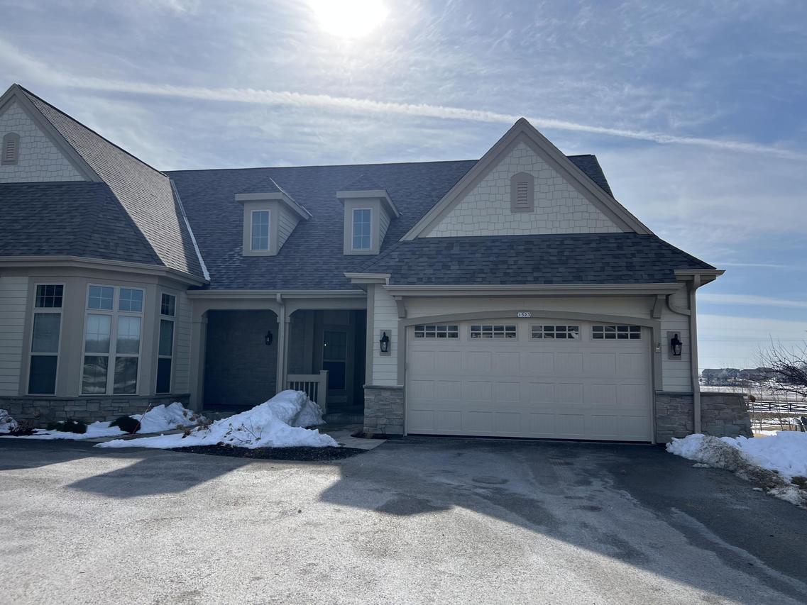 1523 Sandhill Blvd, Hartland, WI 53029
