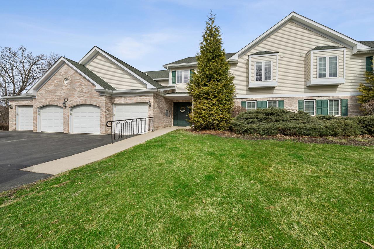 91 Potawatomi Rd #L - 111, Williams Bay, WI 53191