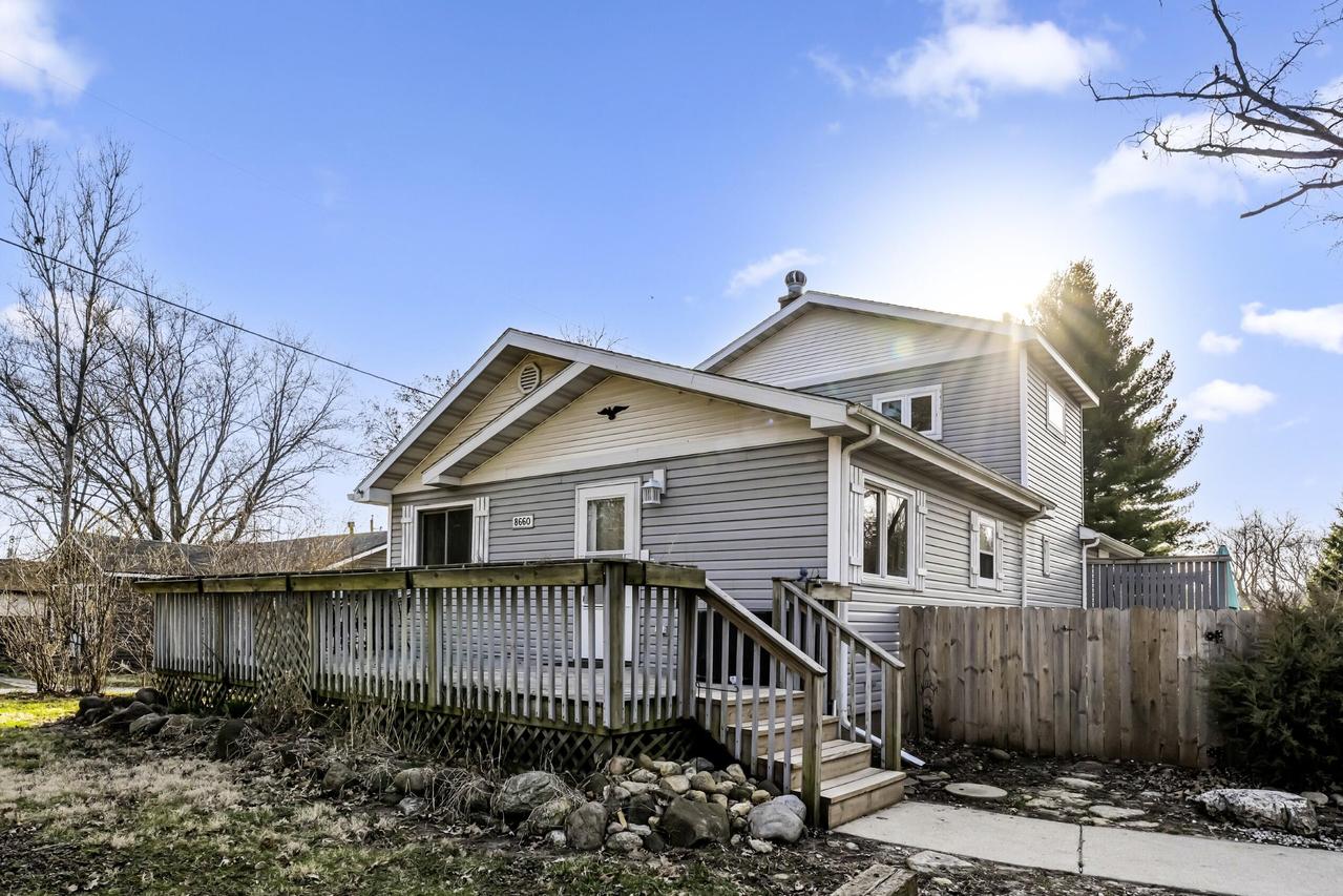 8660 Buena Dr, Burlington, WI 53105