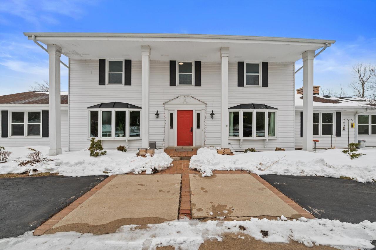 2626 W Ranch Rd, Mequon, WI 53092