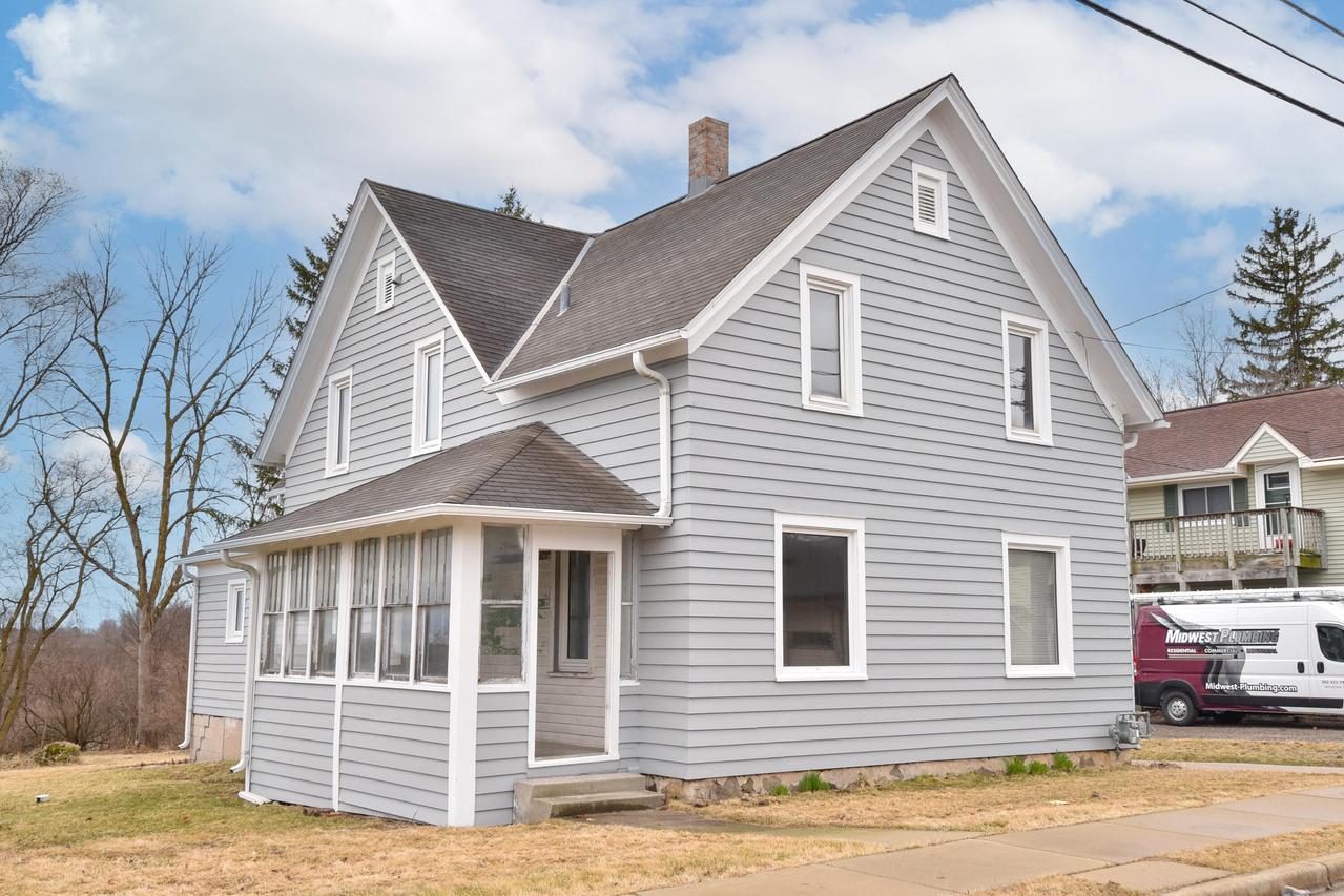 825 Fredonia Ave, Fredonia, WI 53021