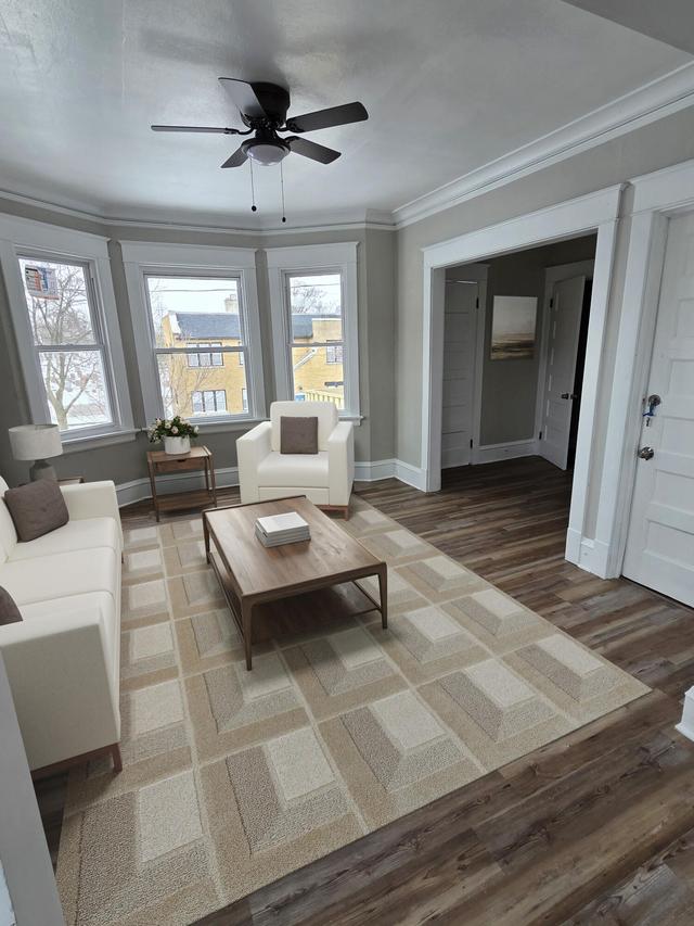 3266 N 17th St, Milwaukee, WI 53206