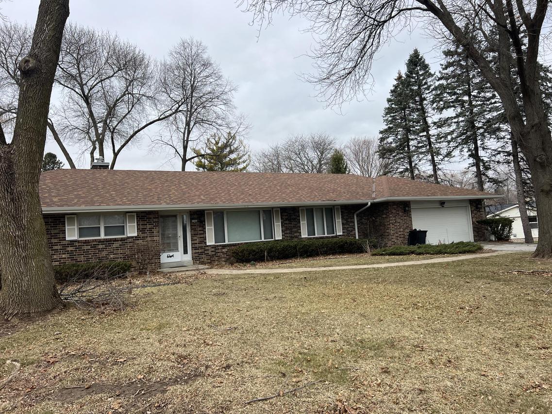 3385 Bradee Rd, Brookfield, WI 53005