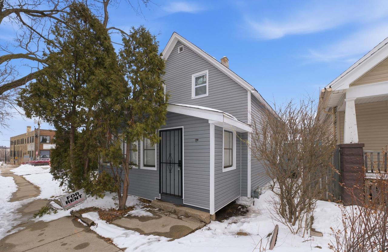 712 S 37th St #712A, Milwaukee, WI 53215