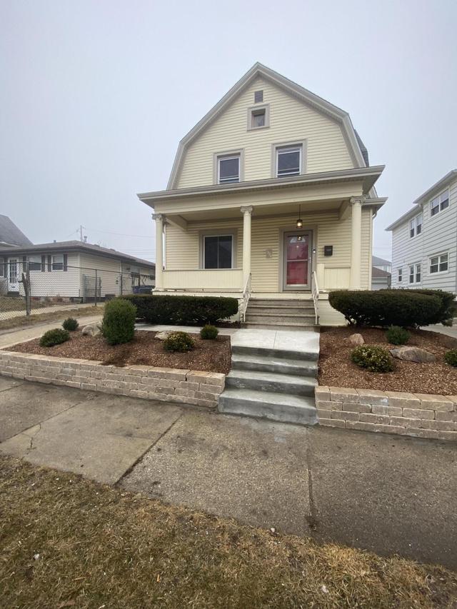 2028 Carter St, Racine, WI 53402
