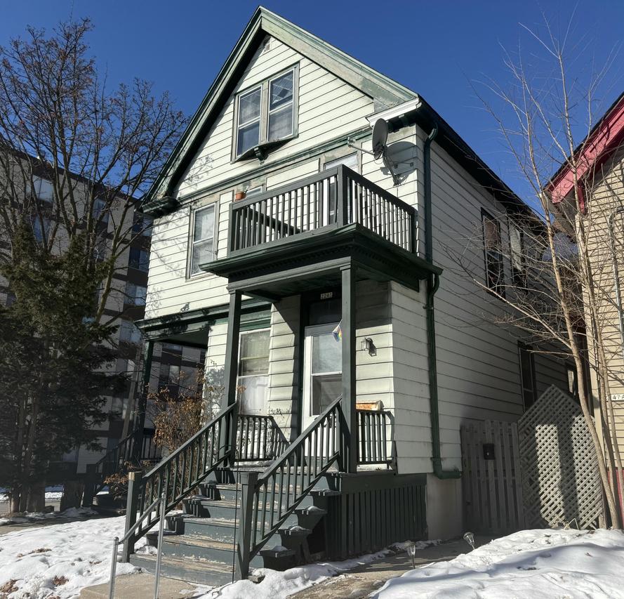 2241 N Summit #2243, Milwaukee, WI 53202