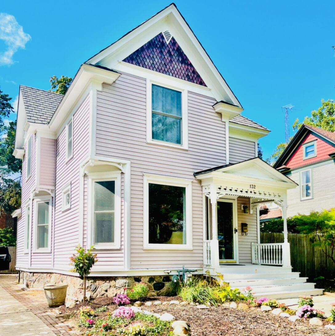 132 S 2nd St, Delavan, WI 53115