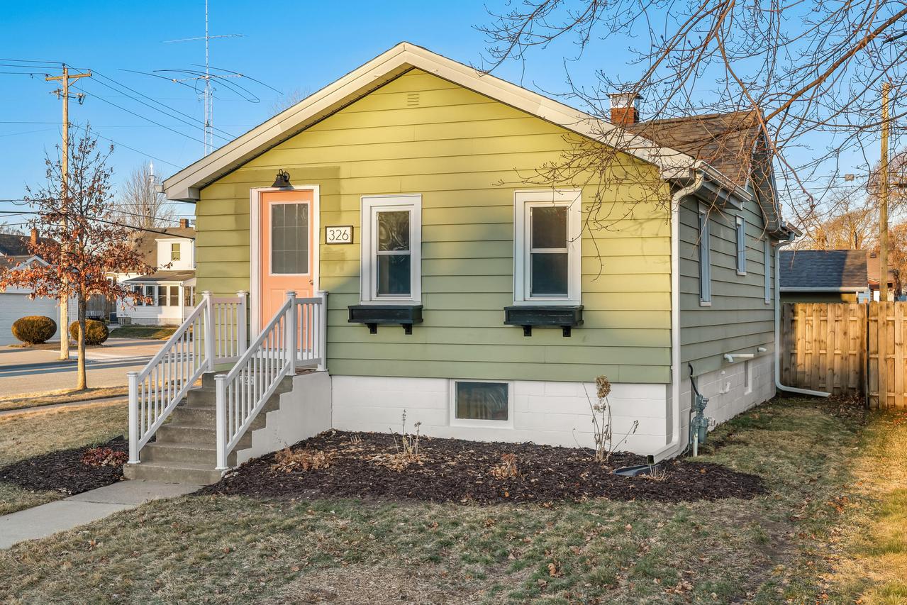 326 9th Ave, Onalaska, WI 54650