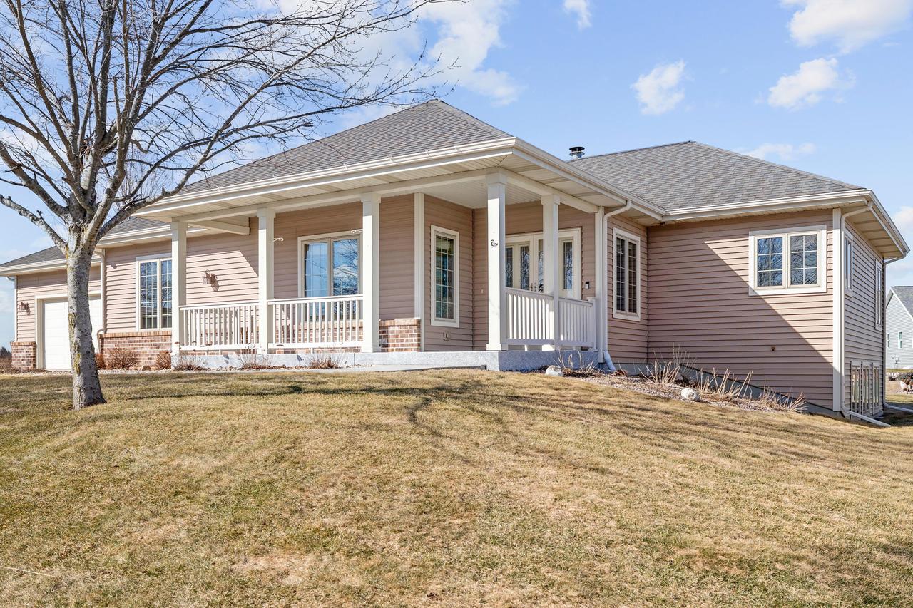 1024 Day Lily Ct, Plymouth, WI 53073