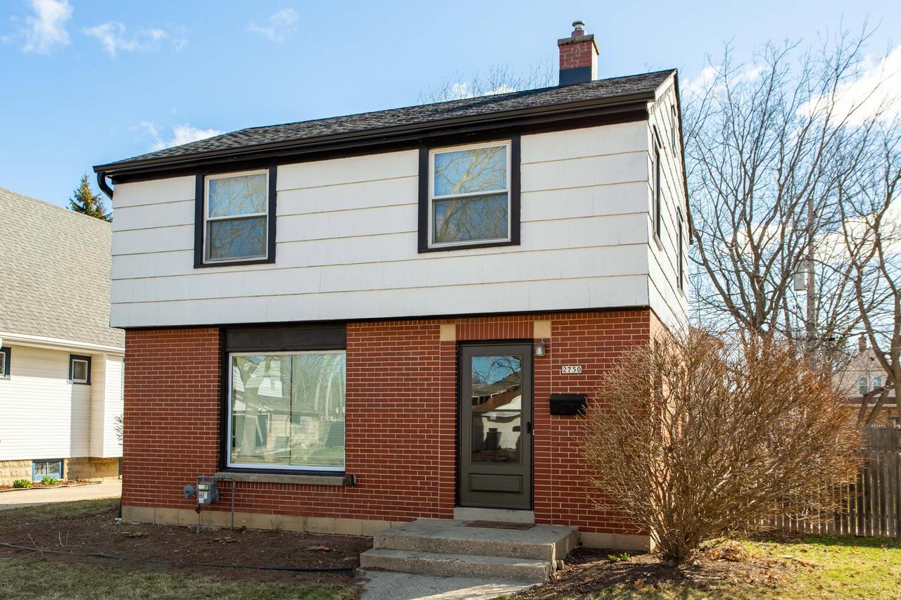 2750 N 61st St, Milwaukee, WI 53210