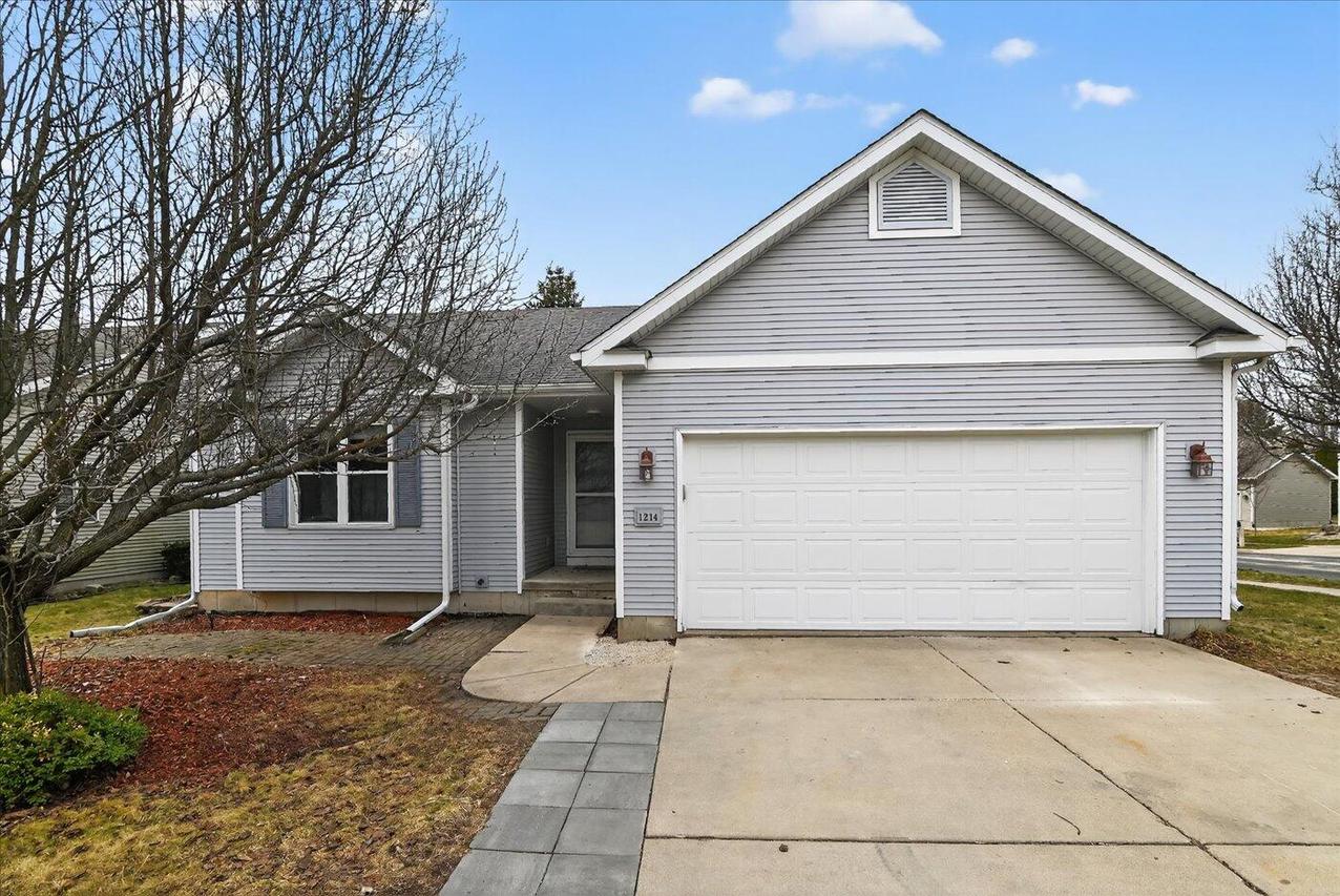 1214 Dayflower Dr, Madison, WI 53719