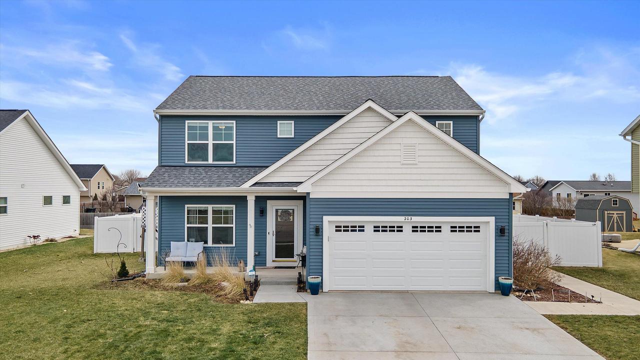 203 Linden Ln, Delavan, WI 53115