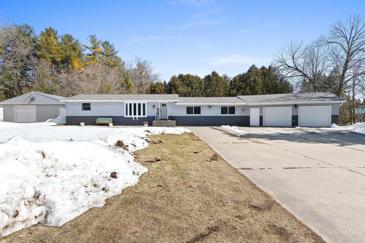 13725 Jambo Creek Rd., Gibson, WI 54228