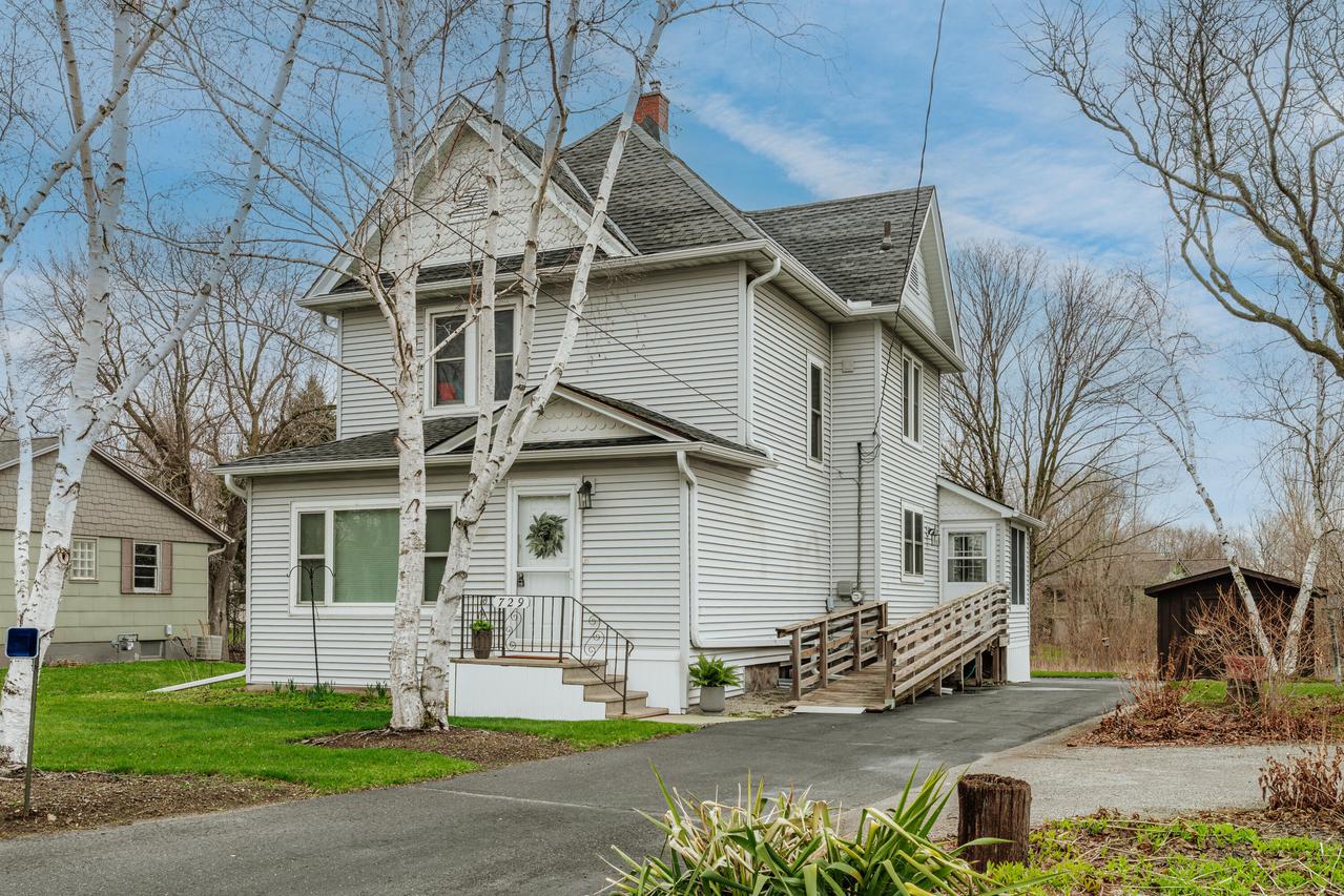 729 Palmyra St, Sullivan, WI 53178