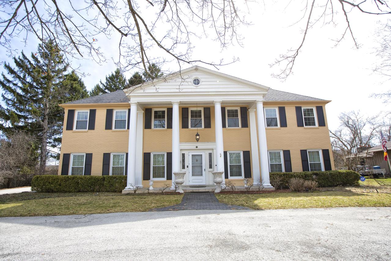 229 Indian Creek, Fox Point, WI 53217