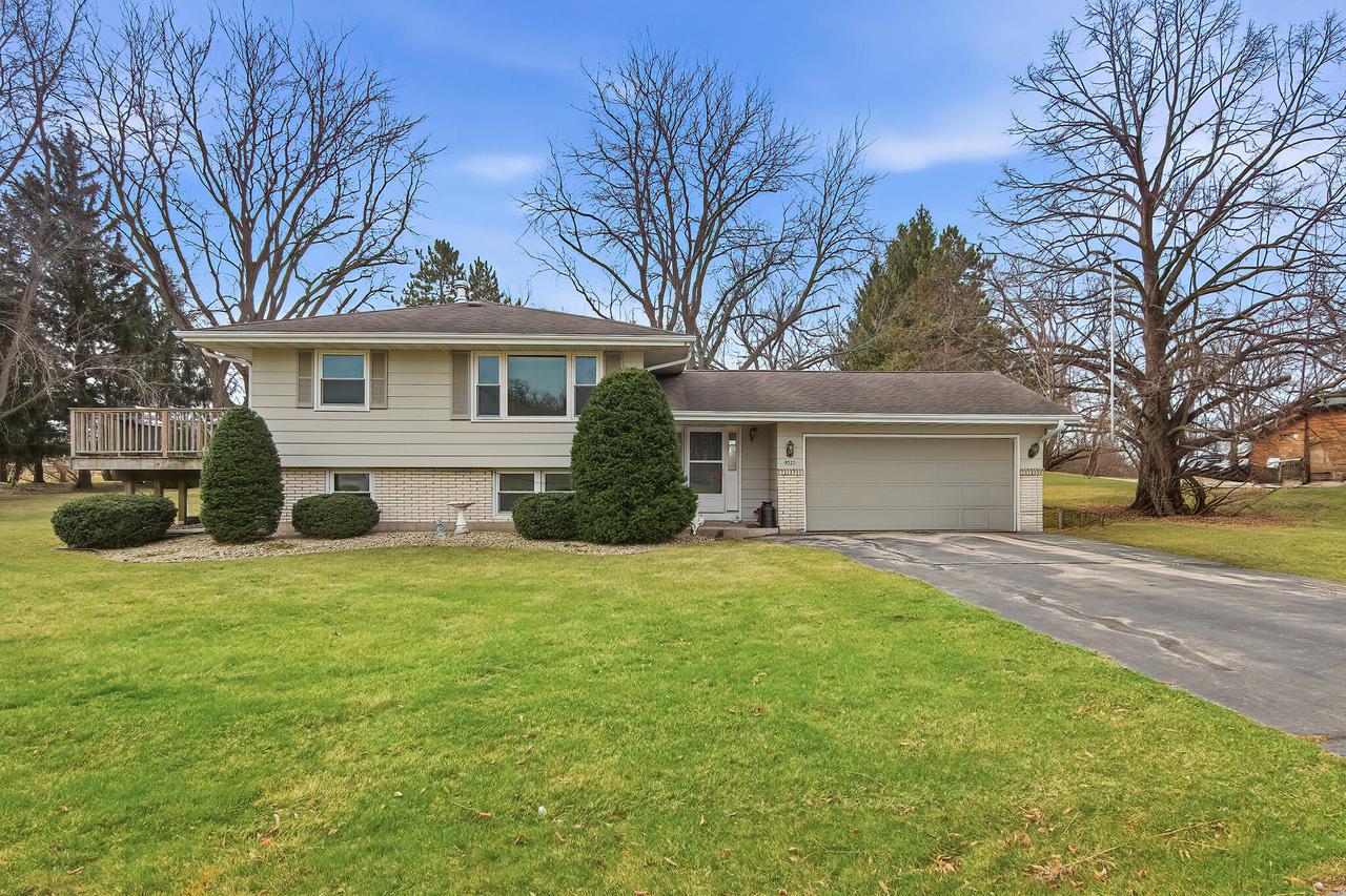 W523 Highland Rd, Bloomfield, WI 53128