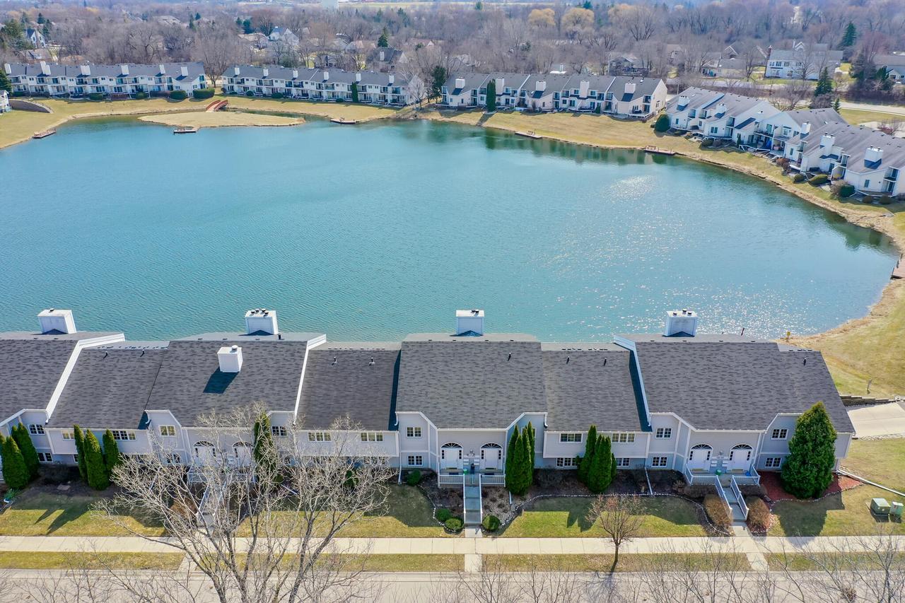 8374 S Tuckaway Shores, Franklin, WI 53132