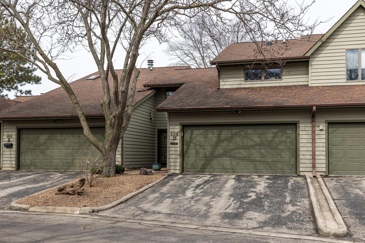 404 Gillette St #B, La Crosse, WI 54603