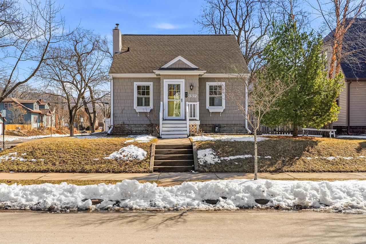 332 22nd St, La Crosse, WI 54601