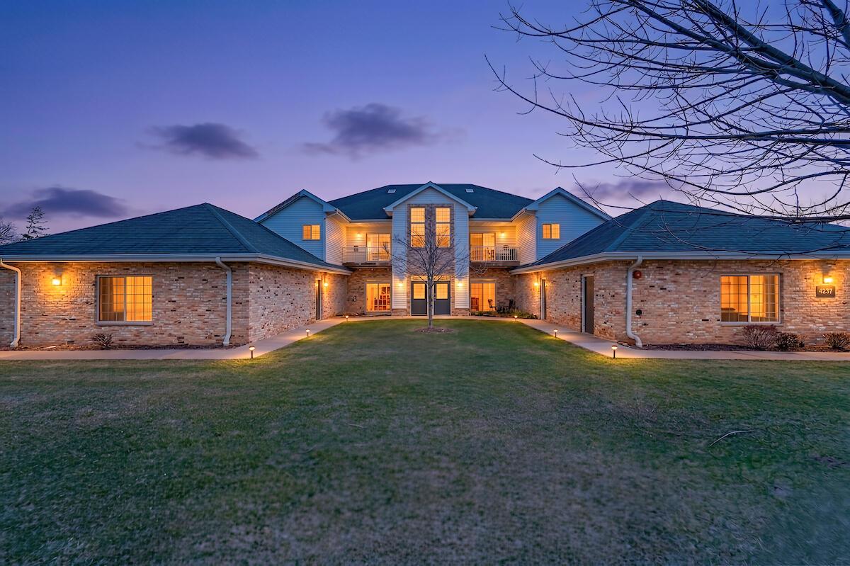 4237 Taylor Harbor #4, Mount Pleasant, WI 53403