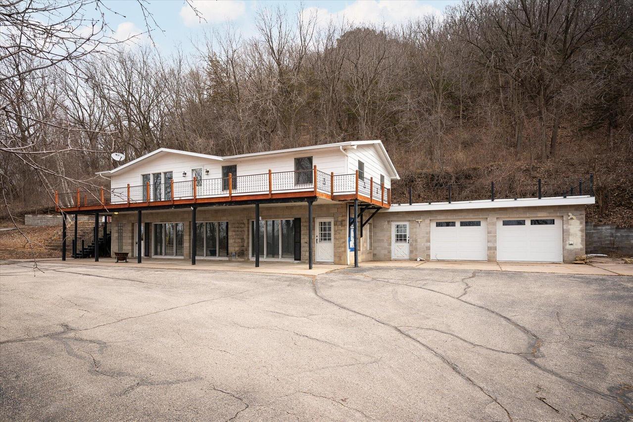 158 State Rd 16 -, La Crosse, WI 54601