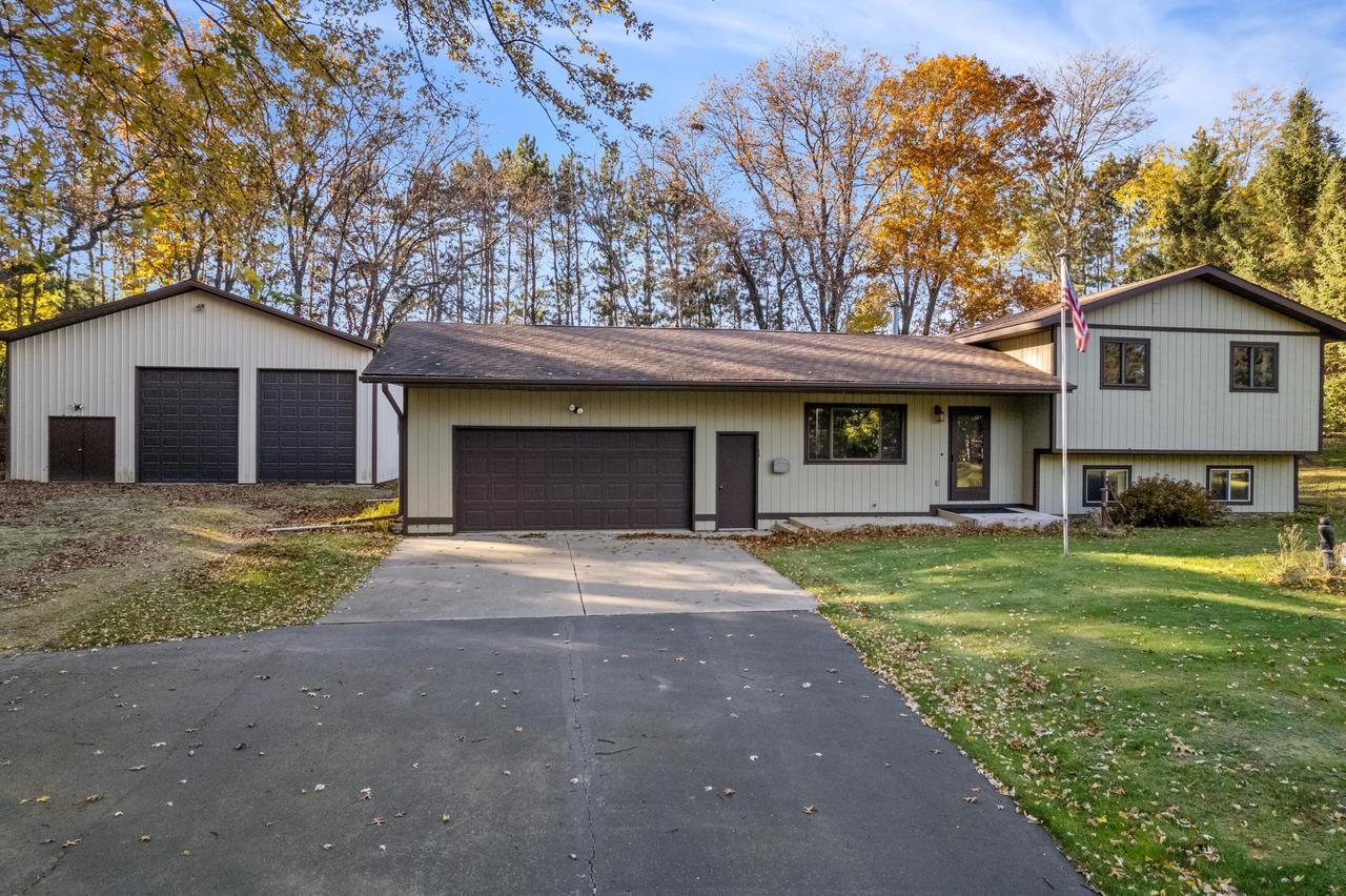 21923 Fleming Ave, Greenfield, WI 54660