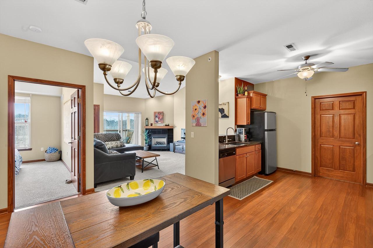 230 Hilldale Dr #1304, Hartford, WI 53027
