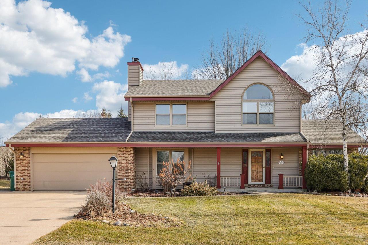W142N10472 Magnolia Dr, Germantown, WI 53022