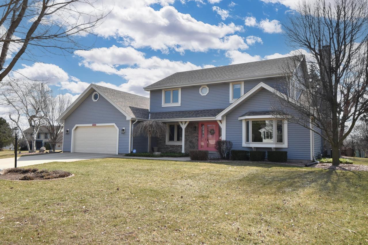 4203 W Tumblecreek Ct, Franklin, WI 53132