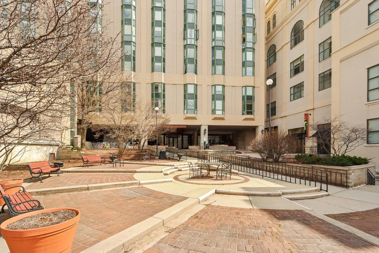 270 E Highland Ave #223, Milwaukee, WI 53202