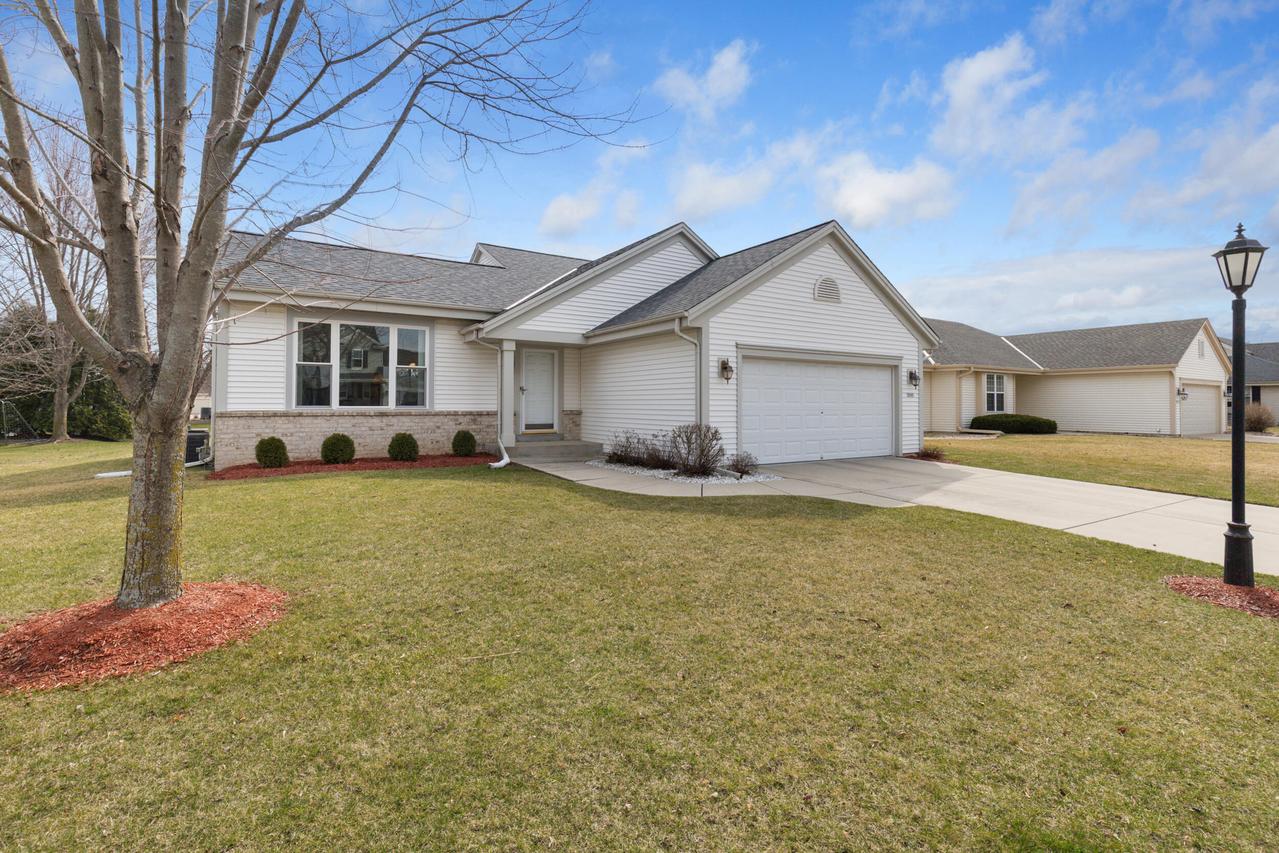 3745 Stillwater Cir, Waukesha, WI 53189