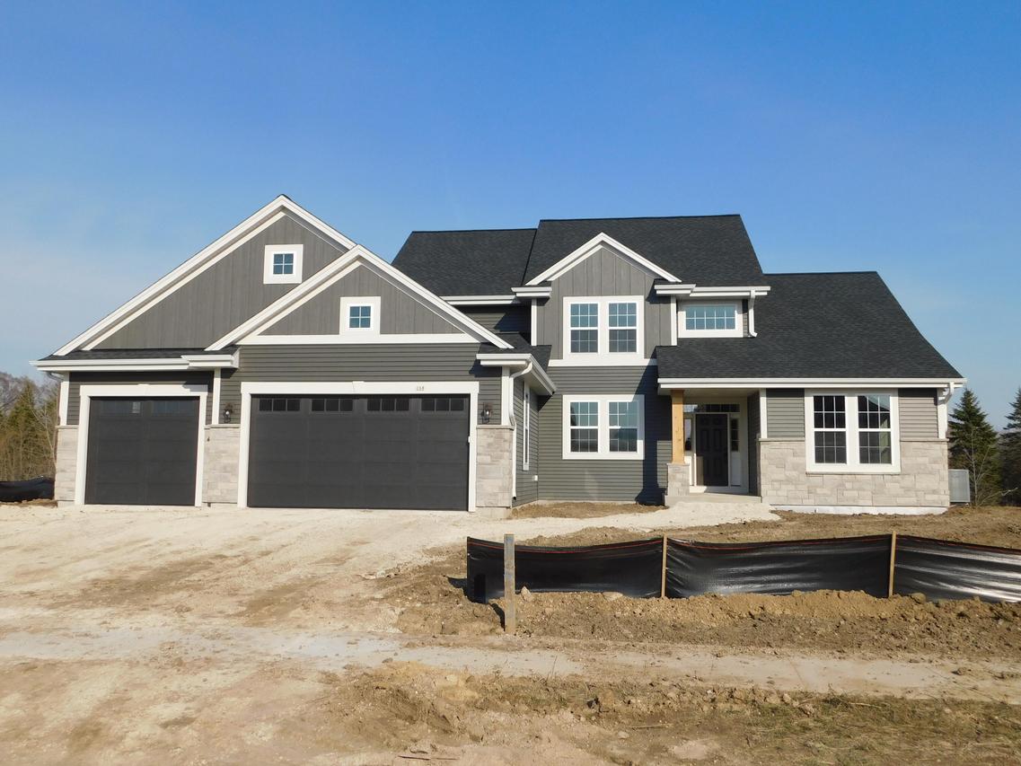 268 Candleberry Ln, Grafton, WI 53024