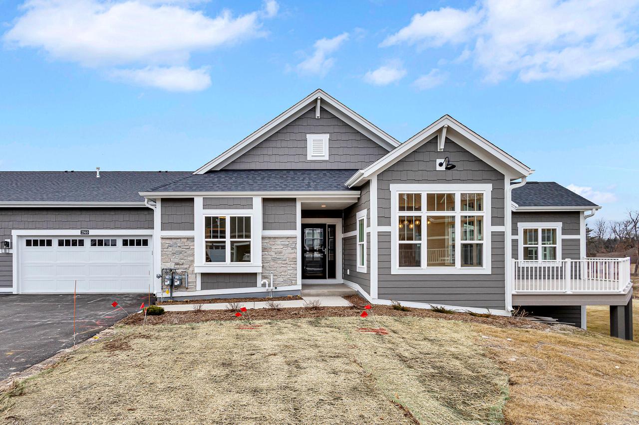 2960 N 186th St #10, Brookfield, WI 53045