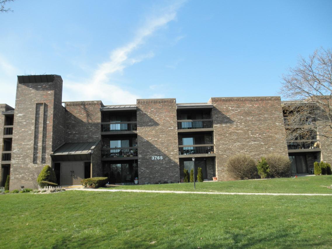 3635 N Tucker Pl #210, Milwaukee, WI 53222